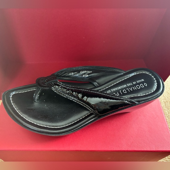 Donald J. Pilner wedges - Picture 4 of 4